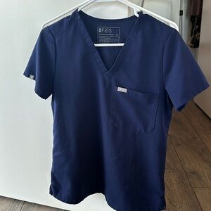 Figs scrub top